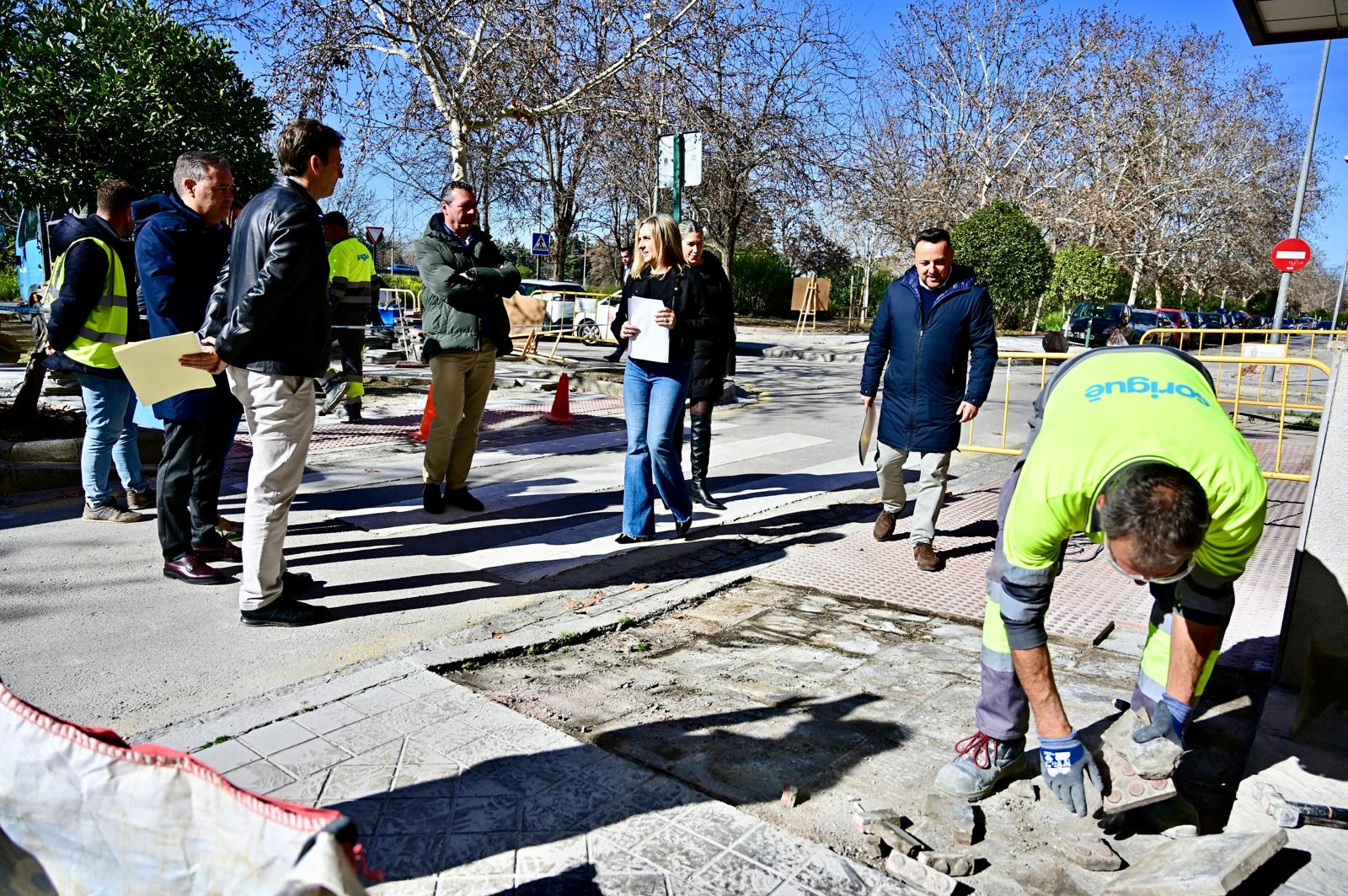 &copy;Ayto.Granada: EL AYUNTAMIENTO PONE EN MARCHA EL PLAN PLURIANUAL DE MEJORA DE LA ACCESIBILIDAD EN CALLES Y ESPACIOS P�BLICOS, QUE SE MANTENDR� TODA LA LEGISLATURA
 